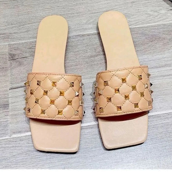 Square Toe Quilted Studded Beige Sandals Size 9.5 - Picture 6 of 8